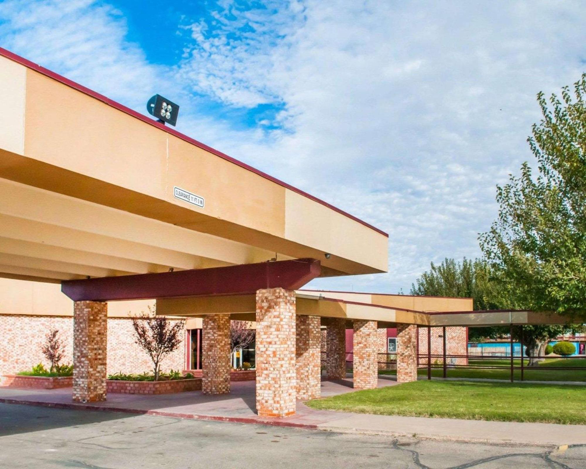 Econo Lodge Carlsbad Caverns Area Exteriör bild