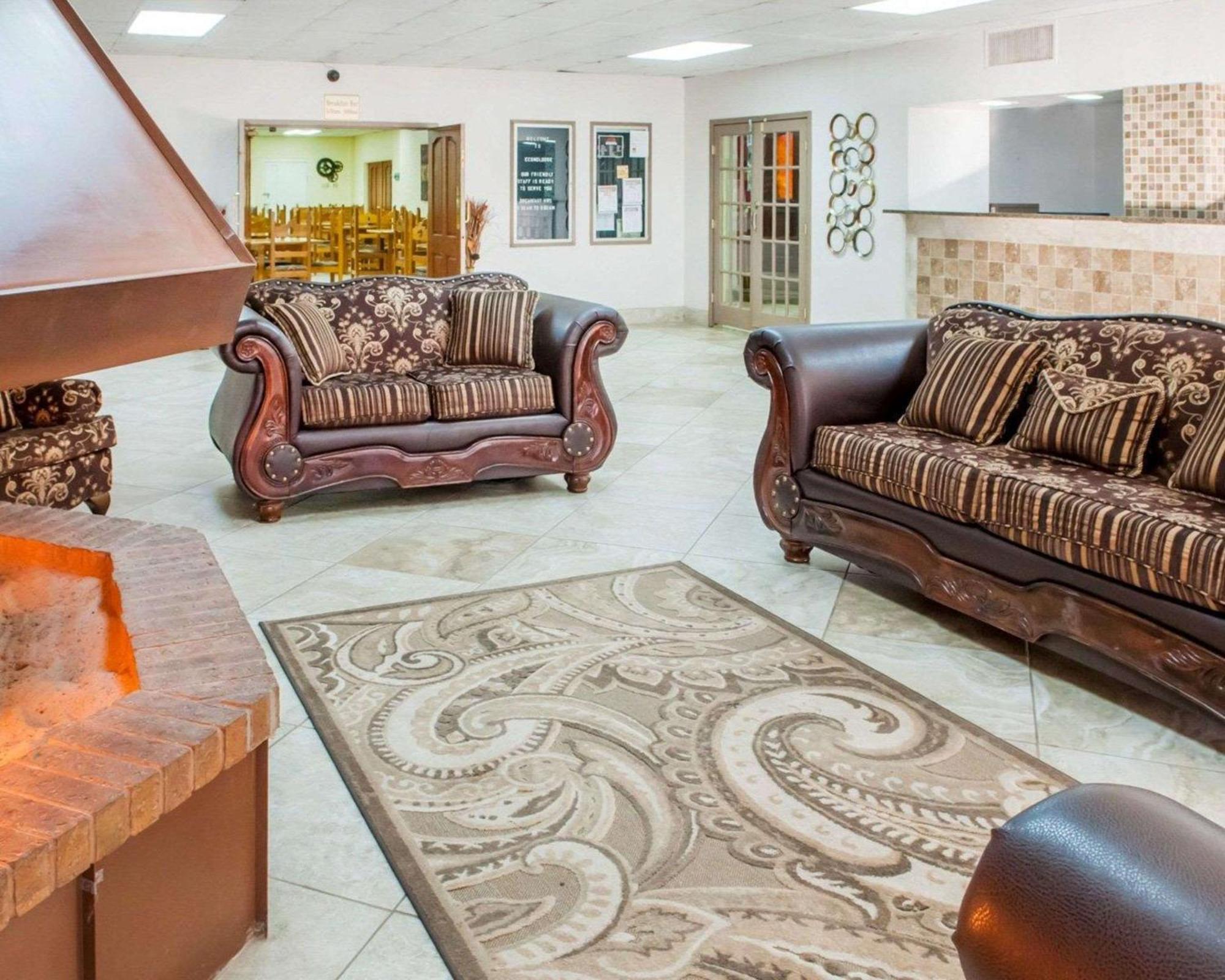 Econo Lodge Carlsbad Caverns Area Exteriör bild