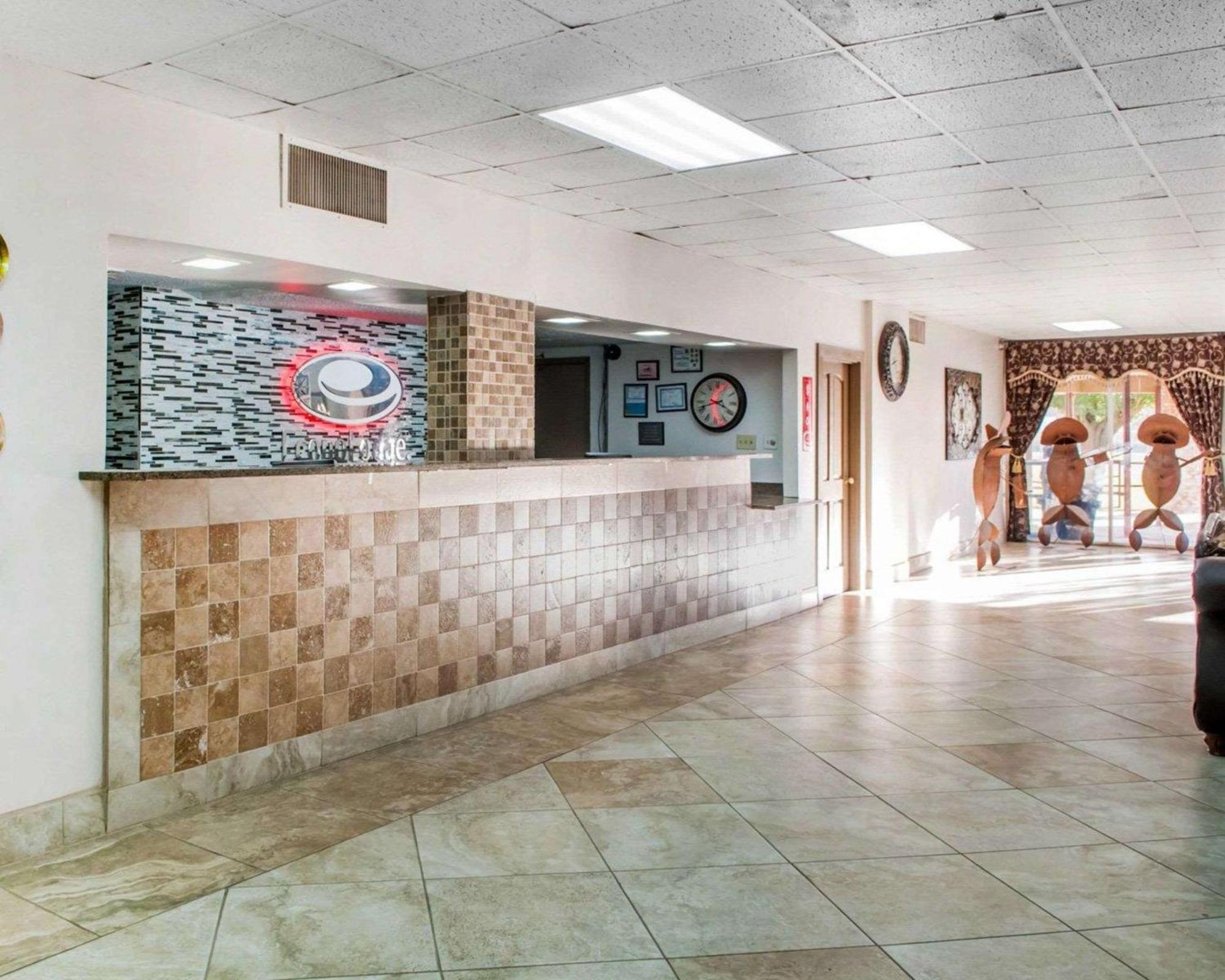 Econo Lodge Carlsbad Caverns Area Exteriör bild
