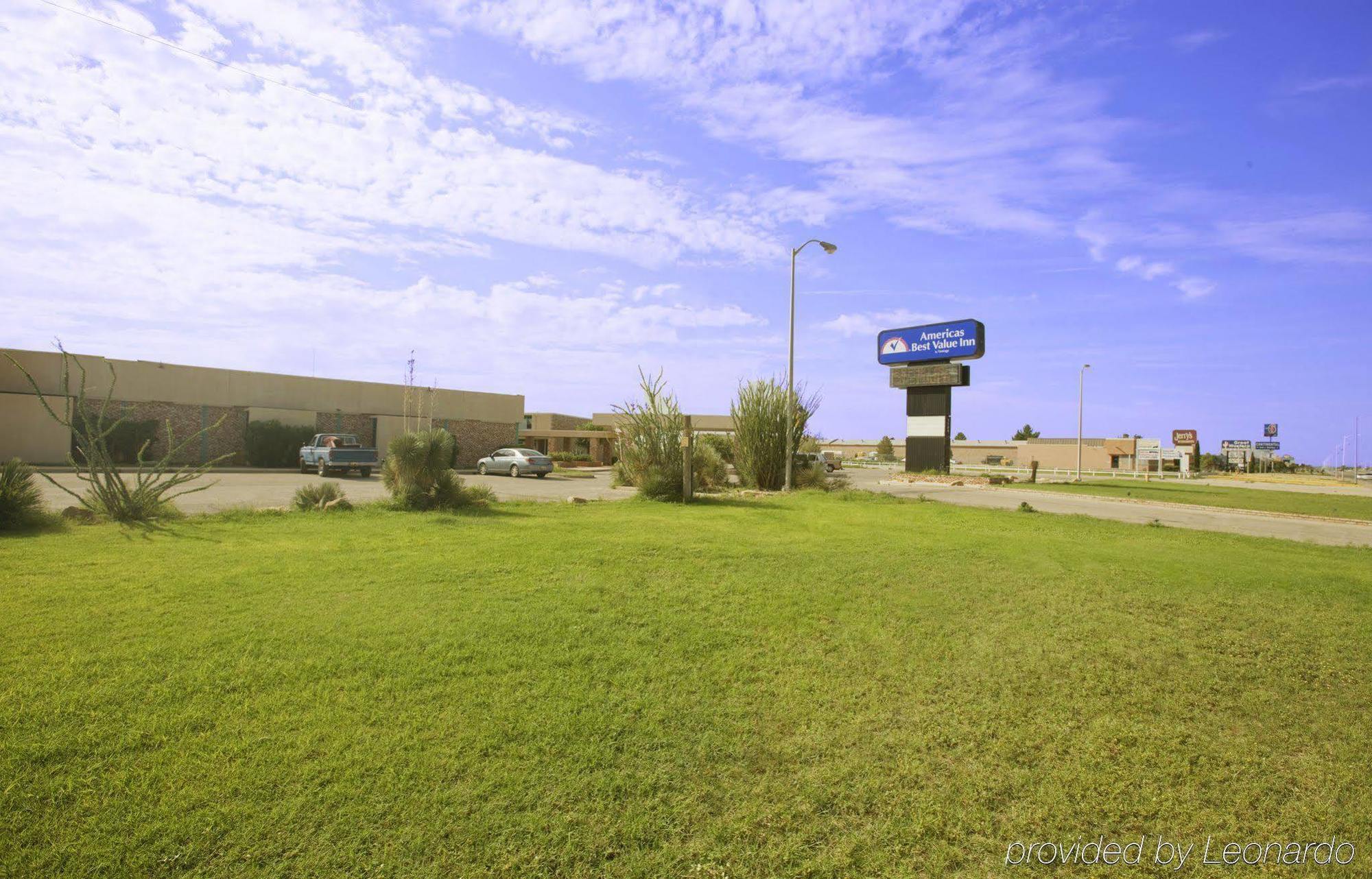 Econo Lodge Carlsbad Caverns Area Exteriör bild